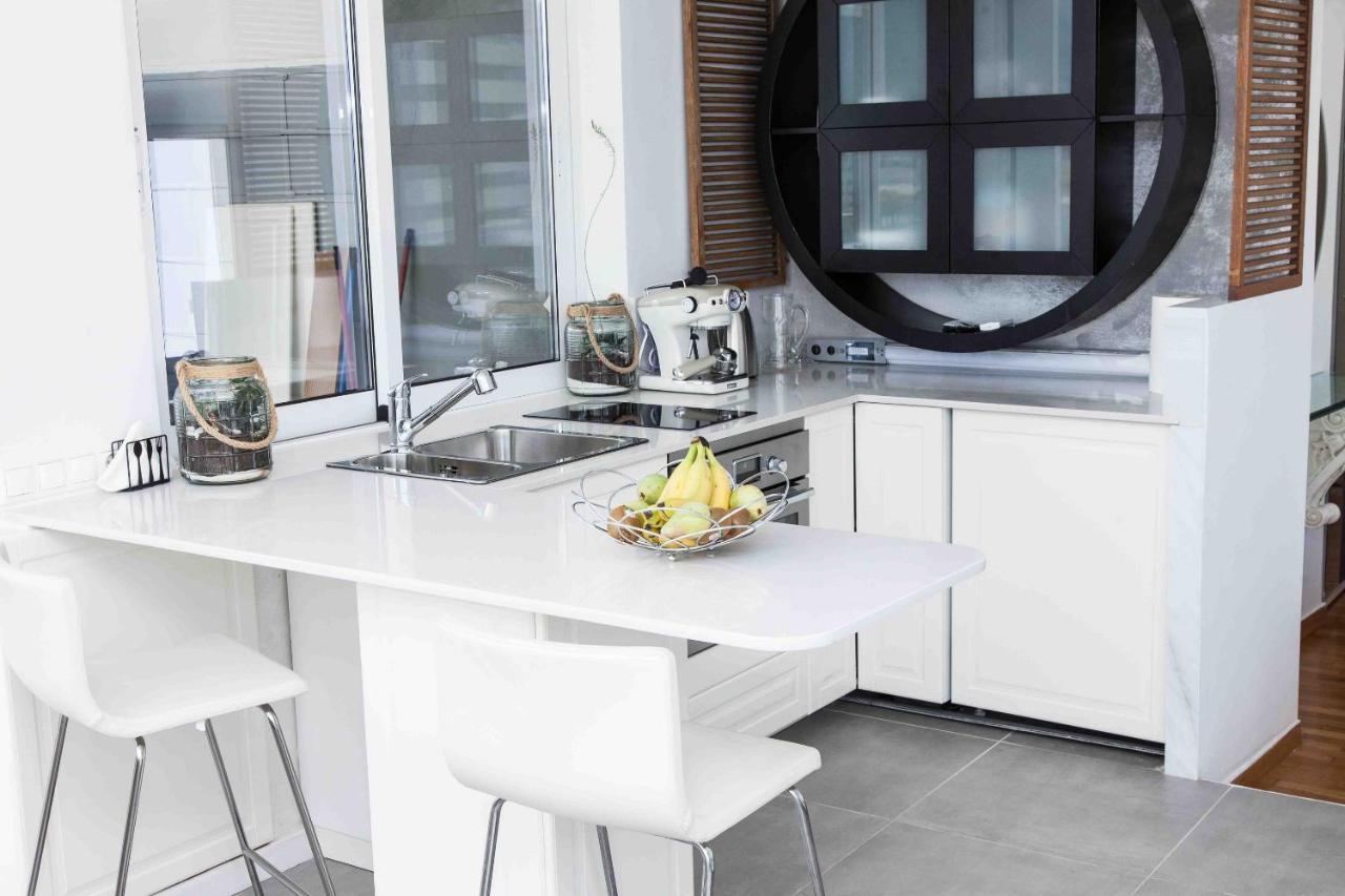 Gorgeous Penthouse With Private Jacuzzi And Amazing View! Lägenhet Aten Exteriör bild