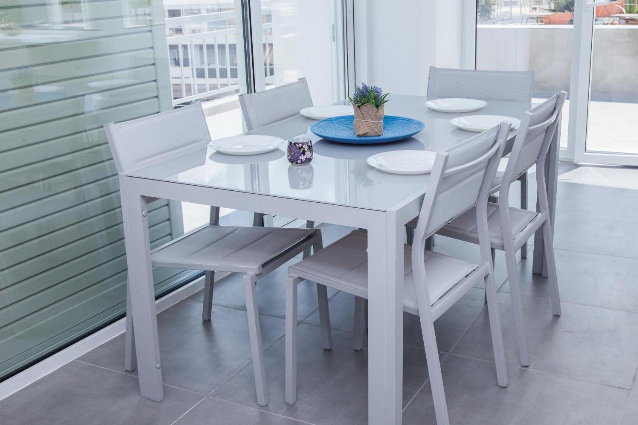 Gorgeous Penthouse With Private Jacuzzi And Amazing View! Lägenhet Aten Exteriör bild
